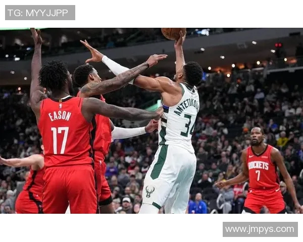 2019年火箭队与雄鹿队激战回顾：精彩瞬间与战术分析