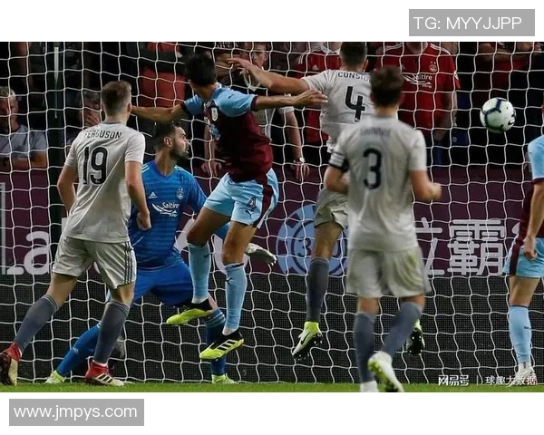 伊斯坦堡与般尼的激烈对决揭示足球战术与团队精神的碰撞与较量