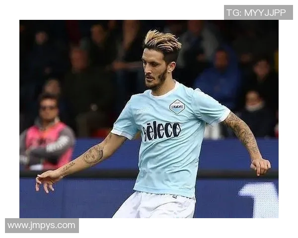 克罗斯的足球传奇之路：从青涩少年到世界顶级中场的成长历程