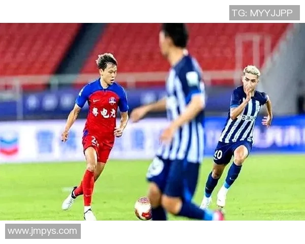 国足与武汉卓尔精彩对决视频回顾球迷热议赛场瞬间与精彩进球